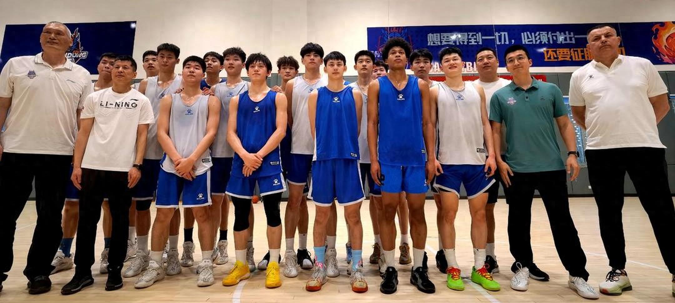关于中国男篮未来：青训还是归化？的信息