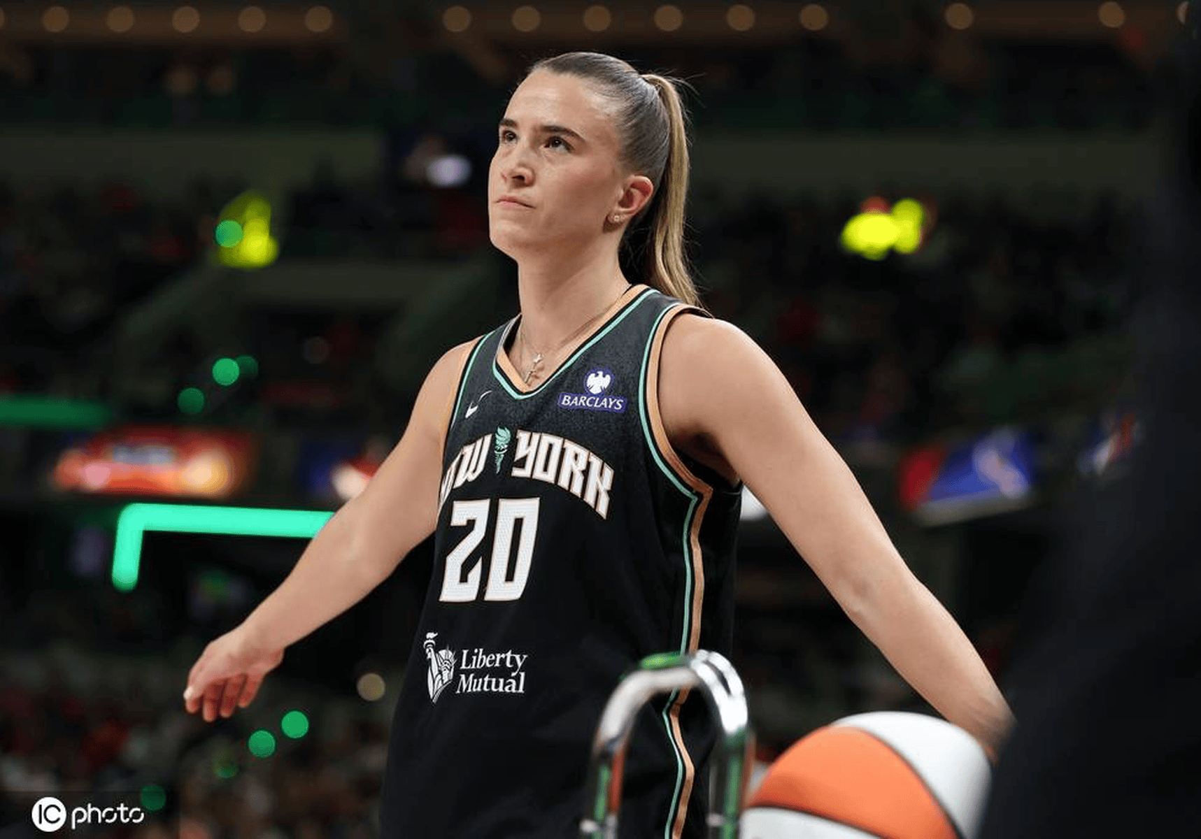 WNBA新星崛起，单场40分创纪录的简单介绍