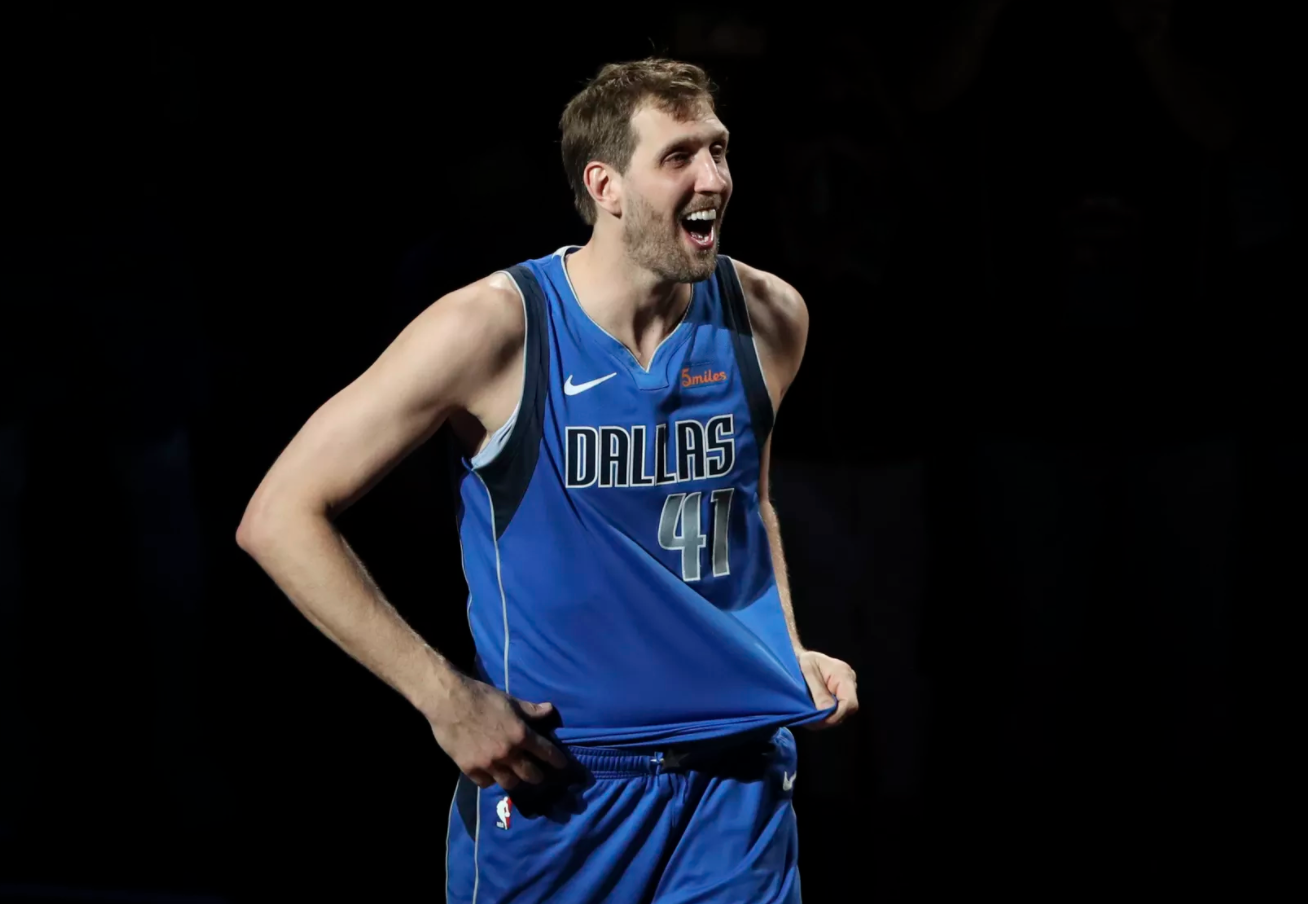 开云体育在线-诺维茨基雕像揭幕，独行侠永久致敬传奇的简单介绍