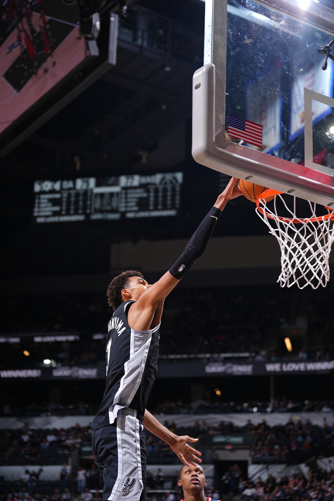 开云体育在线登入-文班亚马首秀惊艳，马刺大胜雷霆，新秀砍30+10的简单介绍